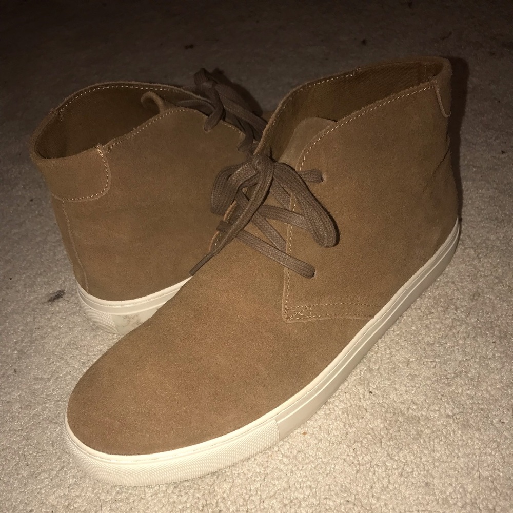 American Eagle Suede Chukka Sneakers